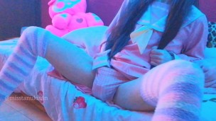 Kawaii Asian Girl Touching Her Pussy And Humping Pillow When Parents